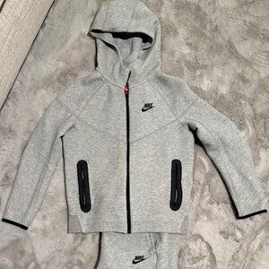 NIKE TECH FLEECE OUTFIT